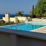 Sea View With 3 Bedrooms & Infinity Pool * Mesochorion (Evrytania)
