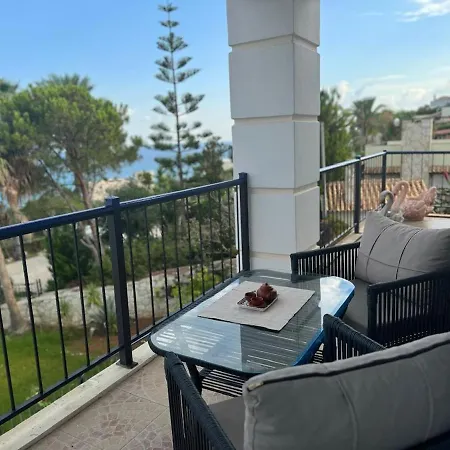 Sea View With 3 Bedrooms & Infinity Pool Mesokhórion